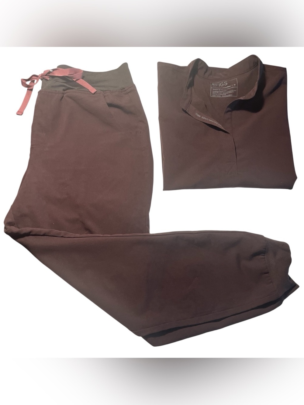 🤎FIGS Set of both Medium Rafaela Scrub Top & Zamora pants. Color: Expresso EUC.